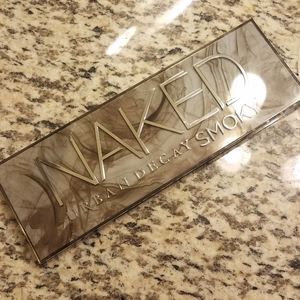 Urban Decay Naked Smokey Palette